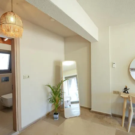 Jessica * 希萨勒尼