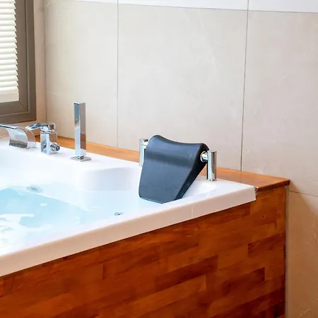 Jessica 希萨勒尼