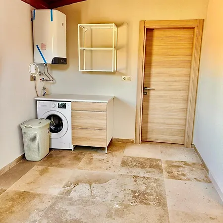 Jessica 希萨勒尼