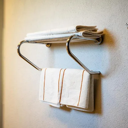 Jessica 希萨勒尼