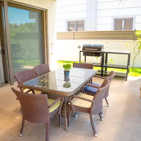 Jessica 希萨勒尼